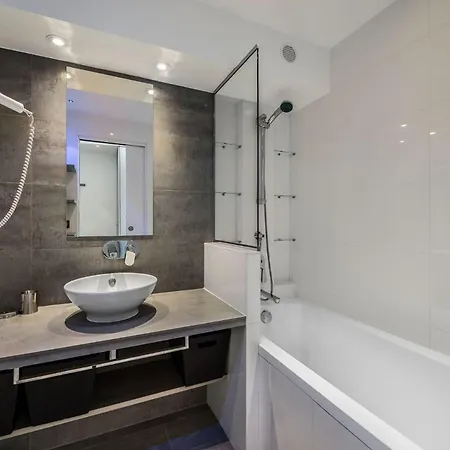 Val D Isere Centre 4 Pieces Parking 8 Personnes 5min A Pied Du Front De Neige Apartment *