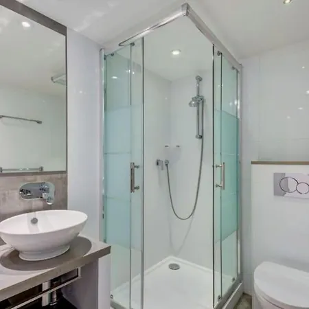 Val D Isere Centre 4 Pieces Parking 8 Personnes 5min A Pied Du Front De Neige Apartment Val-d'Isere